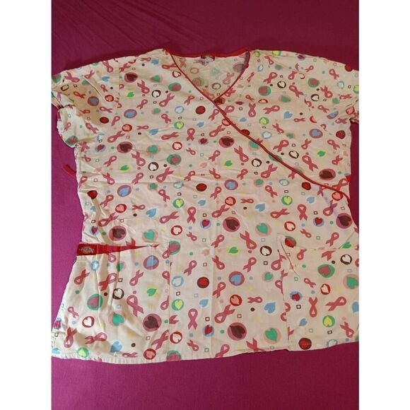 "Dickies" Scrubs Top - Size: L    (0630) - Picture 1 of 3